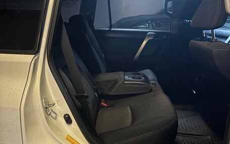 Toyota Land Cruiser Prado 150 рестайлинг 2, 2015 год, 3 250 000 рублей, 11 фотография