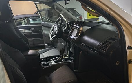 Toyota Land Cruiser Prado 150 рестайлинг 2, 2015 год, 3 250 000 рублей, 12 фотография