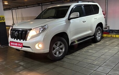 Toyota Land Cruiser Prado 150 рестайлинг 2, 2015 год, 3 250 000 рублей, 6 фотография