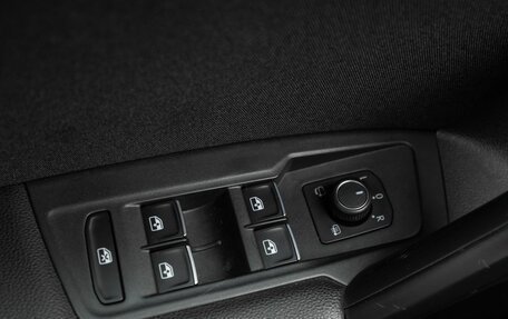 Volkswagen Tiguan II, 2017 год, 2 579 000 рублей, 15 фотография