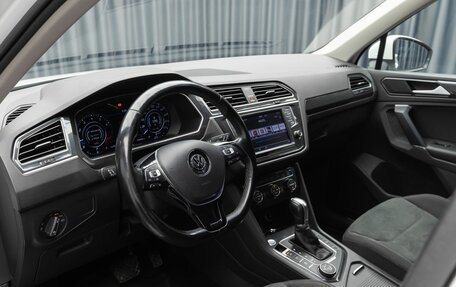 Volkswagen Tiguan II, 2017 год, 2 579 000 рублей, 11 фотография