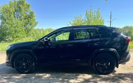 Toyota RAV4, 2021 год, 3 350 000 рублей, 8 фотография