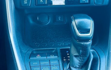 Toyota RAV4, 2021 год, 3 350 000 рублей, 19 фотография
