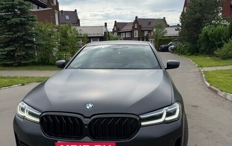 BMW 5 серия, 2020 год, 5 379 000 рублей, 2 фотография