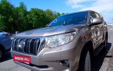Toyota Land Cruiser Prado 150 рестайлинг 2, 2019 год, 4 400 000 рублей, 2 фотография
