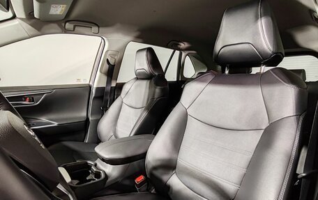 Toyota RAV4, 2021 год, 3 600 000 рублей, 13 фотография