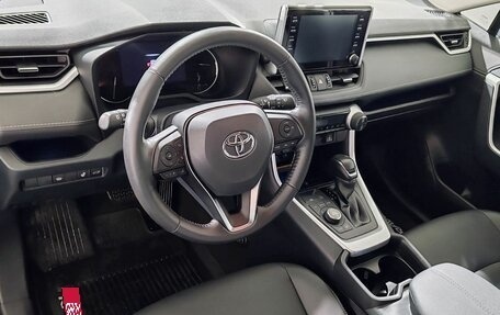 Toyota RAV4, 2021 год, 3 600 000 рублей, 12 фотография