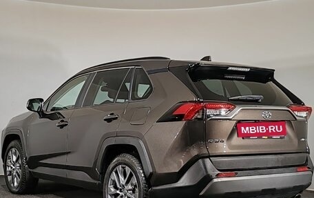 Toyota RAV4, 2021 год, 3 600 000 рублей, 7 фотография