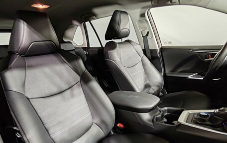 Toyota RAV4, 2021 год, 3 600 000 рублей, 16 фотография