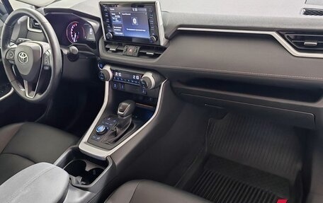 Toyota RAV4, 2021 год, 3 600 000 рублей, 15 фотография