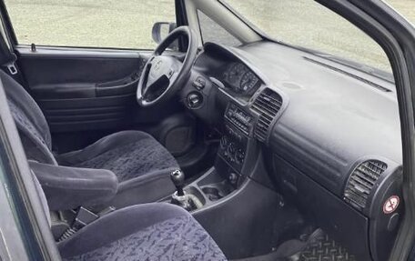 Opel Zafira A рестайлинг, 1999 год, 270 000 рублей, 26 фотография