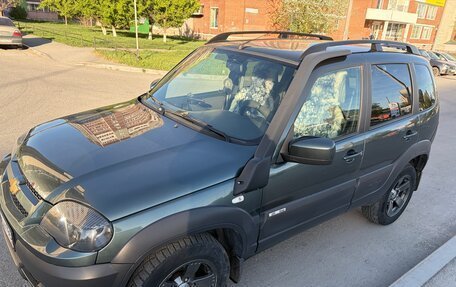 Chevrolet Niva I рестайлинг, 2018 год, 850 000 рублей, 5 фотография