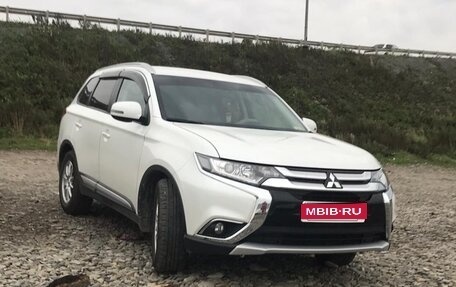 Mitsubishi Outlander III рестайлинг 3, 2018 год, 2 100 000 рублей, 1 фотография