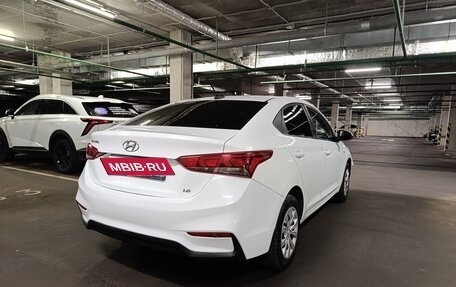 Hyundai Solaris II рестайлинг, 2018 год, 1 150 000 рублей, 5 фотография