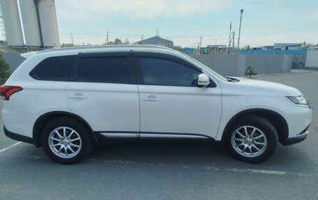 Mitsubishi Outlander III рестайлинг 3, 2018 год, 2 100 000 рублей, 7 фотография