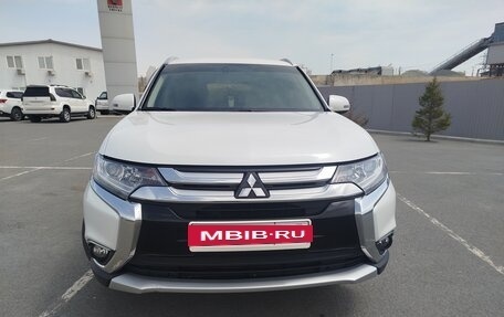 Mitsubishi Outlander III рестайлинг 3, 2018 год, 2 100 000 рублей, 6 фотография