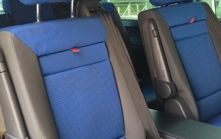 Volkswagen Multivan T5, 2004 год, 1 400 000 рублей, 4 фотография
