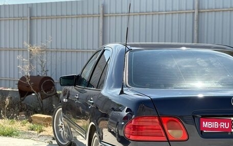 Mercedes-Benz E-Класс, 1996 год, 620 000 рублей, 3 фотография