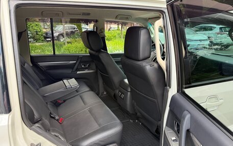 Mitsubishi Pajero IV, 2017 год, 2 999 000 рублей, 9 фотография