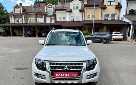 Mitsubishi Pajero IV, 2017 год, 2 999 000 рублей, 2 фотография