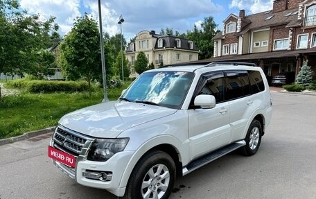 Mitsubishi Pajero IV, 2017 год, 2 999 000 рублей, 3 фотография