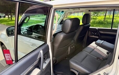 Mitsubishi Pajero IV, 2017 год, 2 999 000 рублей, 13 фотография