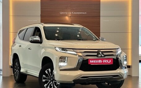 Mitsubishi Montero Sport, 2022 год, 4 099 000 рублей, 3 фотография