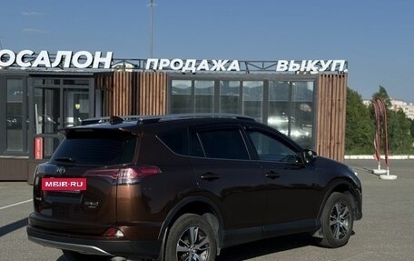 Toyota RAV4, 2017 год, 2 400 000 рублей, 6 фотография