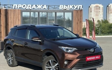 Toyota RAV4, 2017 год, 2 400 000 рублей, 3 фотография