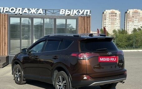 Toyota RAV4, 2017 год, 2 400 000 рублей, 5 фотография