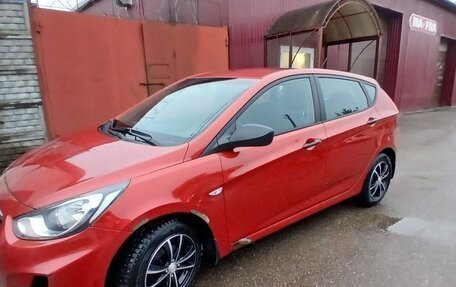 Hyundai Solaris II рестайлинг, 2012 год, 600 000 рублей, 5 фотография