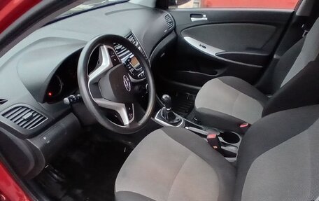 Hyundai Solaris II рестайлинг, 2012 год, 600 000 рублей, 9 фотография