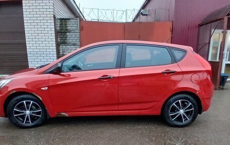 Hyundai Solaris II рестайлинг, 2012 год, 600 000 рублей, 4 фотография