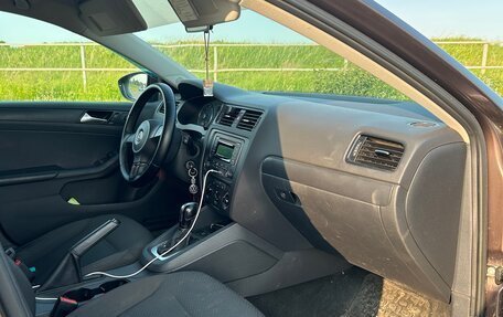Volkswagen Jetta VI, 2014 год, 910 000 рублей, 8 фотография