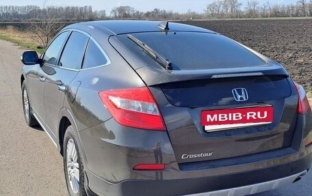 Honda Crosstour I рестайлинг, 2013 год, 1 800 000 рублей, 3 фотография