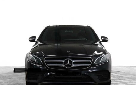 Mercedes-Benz E-Класс, 2018 год, 2 888 888 рублей, 1 фотография