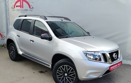 Nissan Terrano III, 2015 год, 1 049 000 рублей, 1 фотография