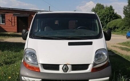 Renault Trafic, 2004 год, 1 000 000 рублей, 1 фотография