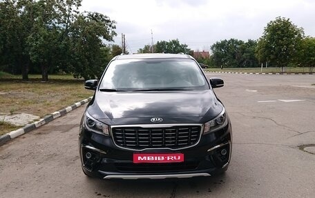 KIA Carnival III, 2019 год, 2 800 000 рублей, 1 фотография