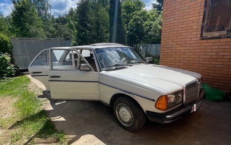 Mercedes-Benz W123, 1985 год, 500 000 рублей, 4 фотография
