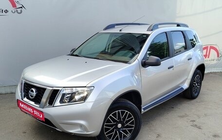 Nissan Terrano III, 2015 год, 1 049 000 рублей, 2 фотография