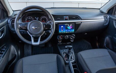 KIA Rio IV, 2018 год, 1 349 000 рублей, 6 фотография