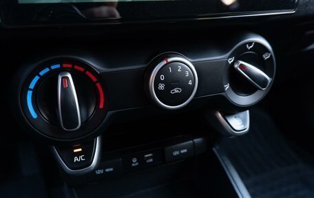KIA Rio IV, 2018 год, 1 349 000 рублей, 18 фотография