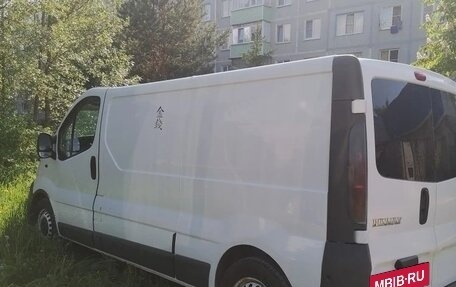 Renault Trafic, 2004 год, 1 000 000 рублей, 4 фотография