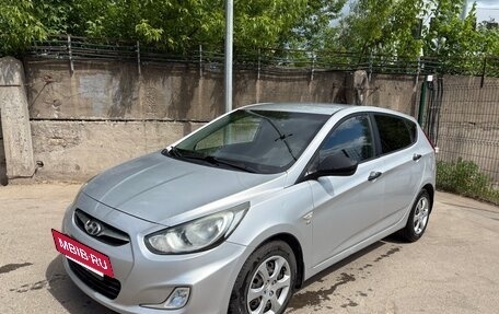 Hyundai Solaris II рестайлинг, 2012 год, 750 000 рублей, 4 фотография