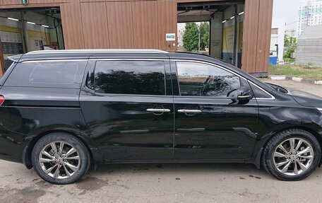 KIA Carnival III, 2019 год, 2 800 000 рублей, 4 фотография