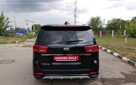 KIA Carnival III, 2019 год, 2 800 000 рублей, 3 фотография