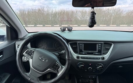 Hyundai Solaris II рестайлинг, 2017 год, 980 000 рублей, 21 фотография