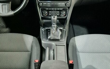 Skoda Superb III рестайлинг, 2013 год, 1 160 000 рублей, 13 фотография