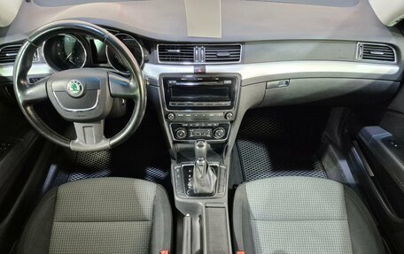 Skoda Superb III рестайлинг, 2013 год, 1 160 000 рублей, 10 фотография